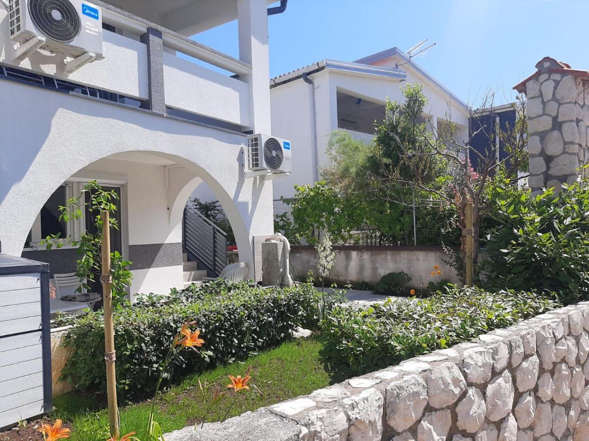 H&F Apartmani Vir Exterior foto