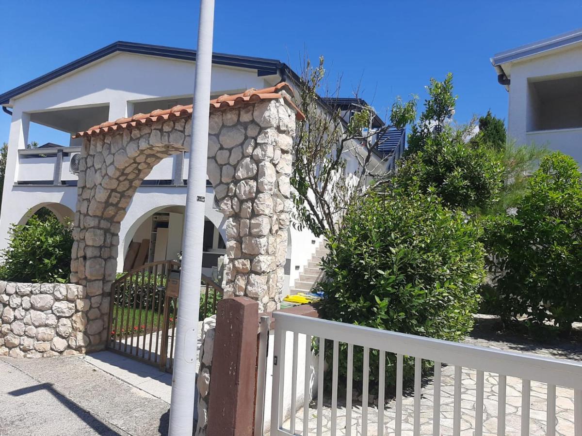 H&F Apartmani Vir Exterior foto