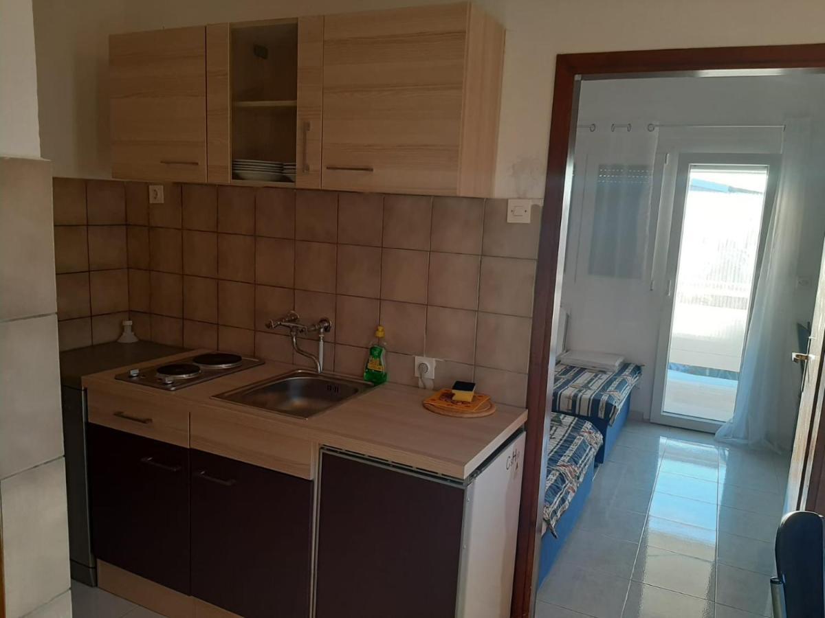 H&F Apartmani Vir Exterior foto