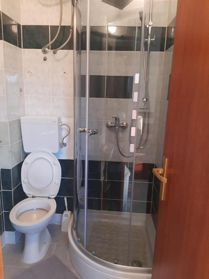 H&F Apartmani Vir Exterior foto