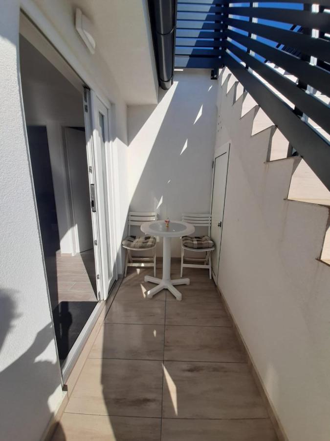 H&F Apartmani Vir Exterior foto