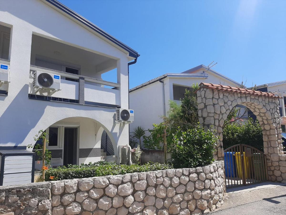 H&F Apartmani Vir Exterior foto