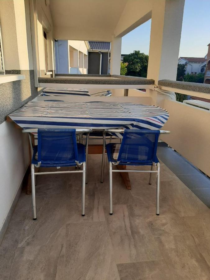 H&F Apartmani Vir Exterior foto